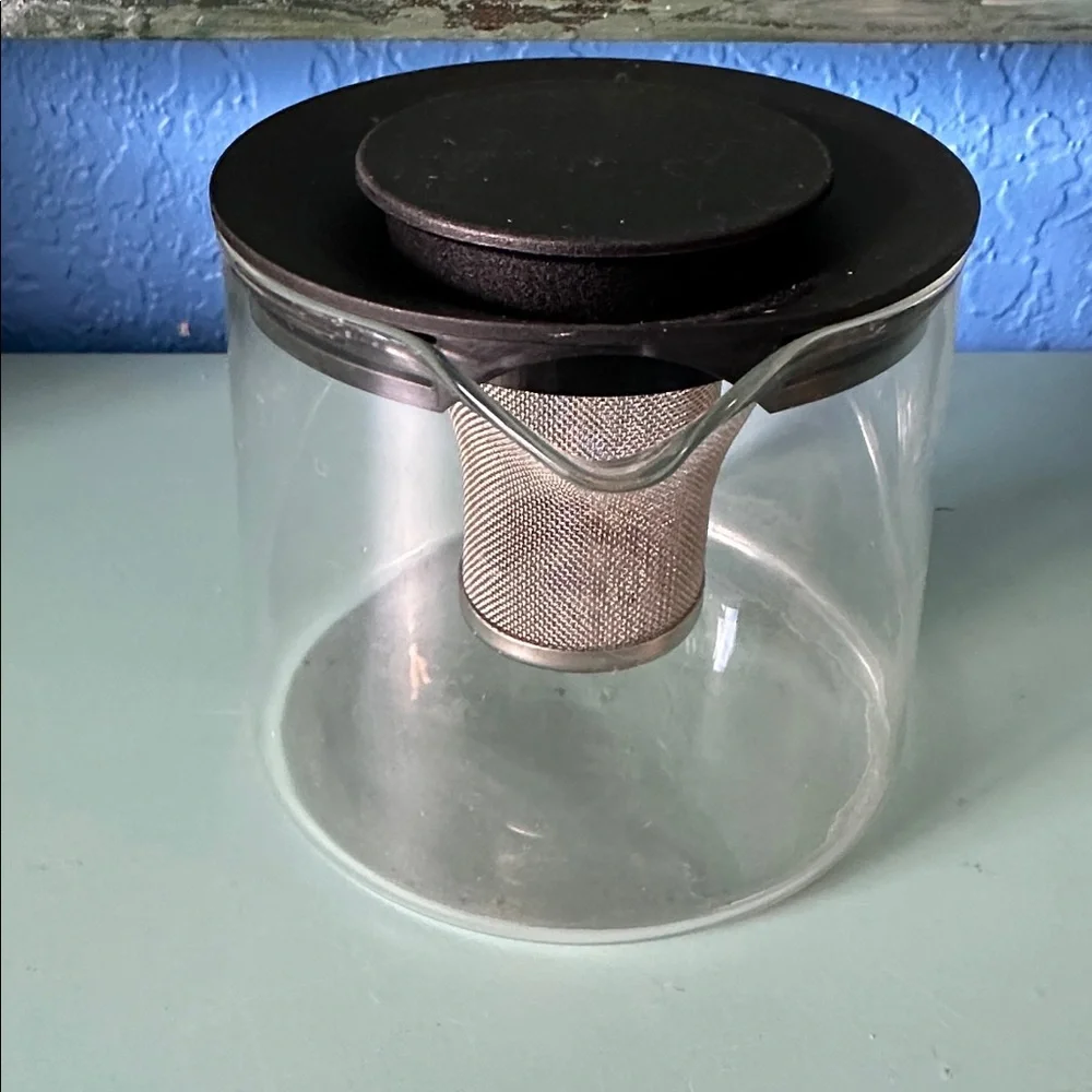 Glass Teapot with Black Lid and Silver Infuser